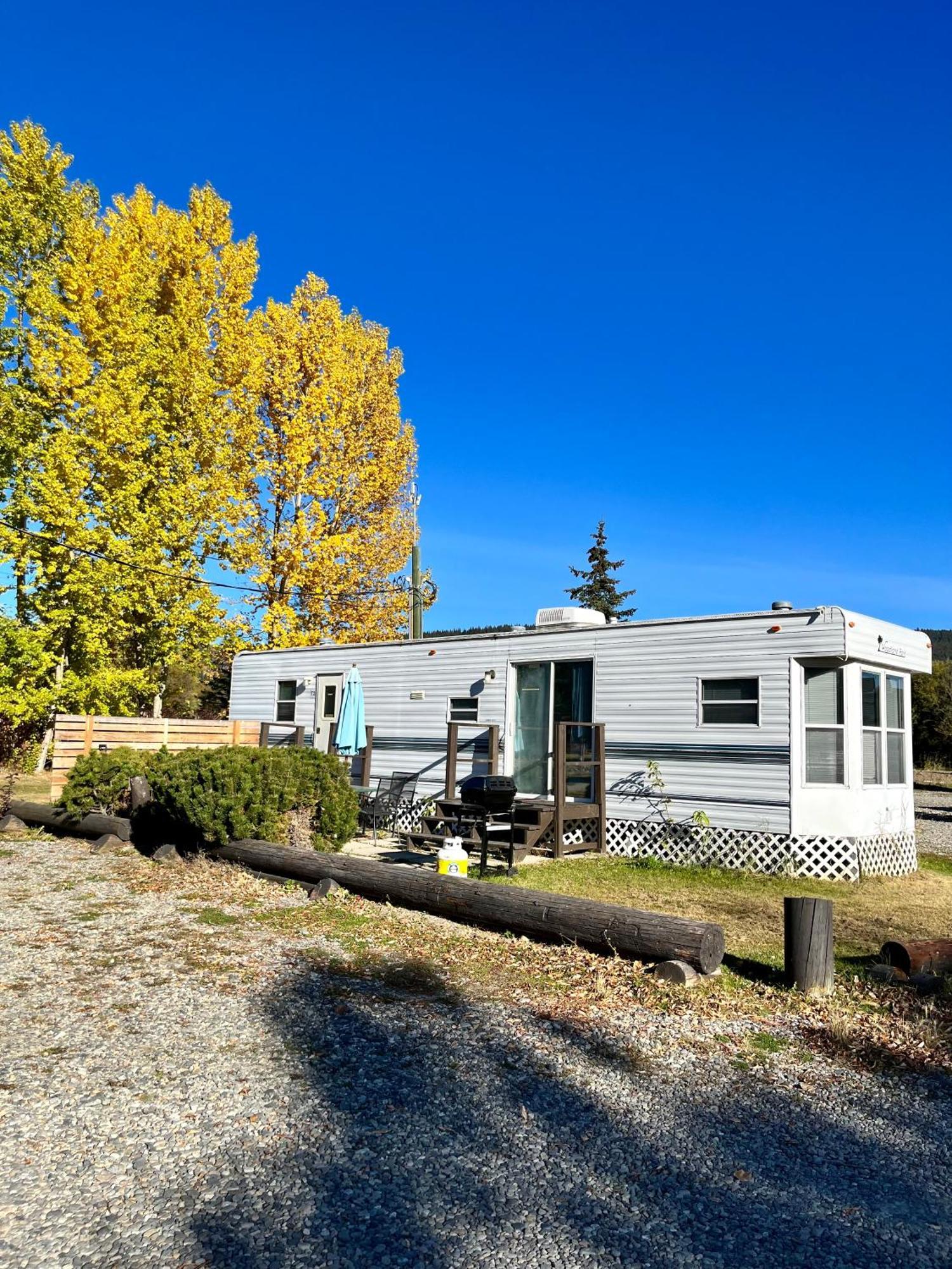 Roberts Roost Resort Quesnel Exterior photo