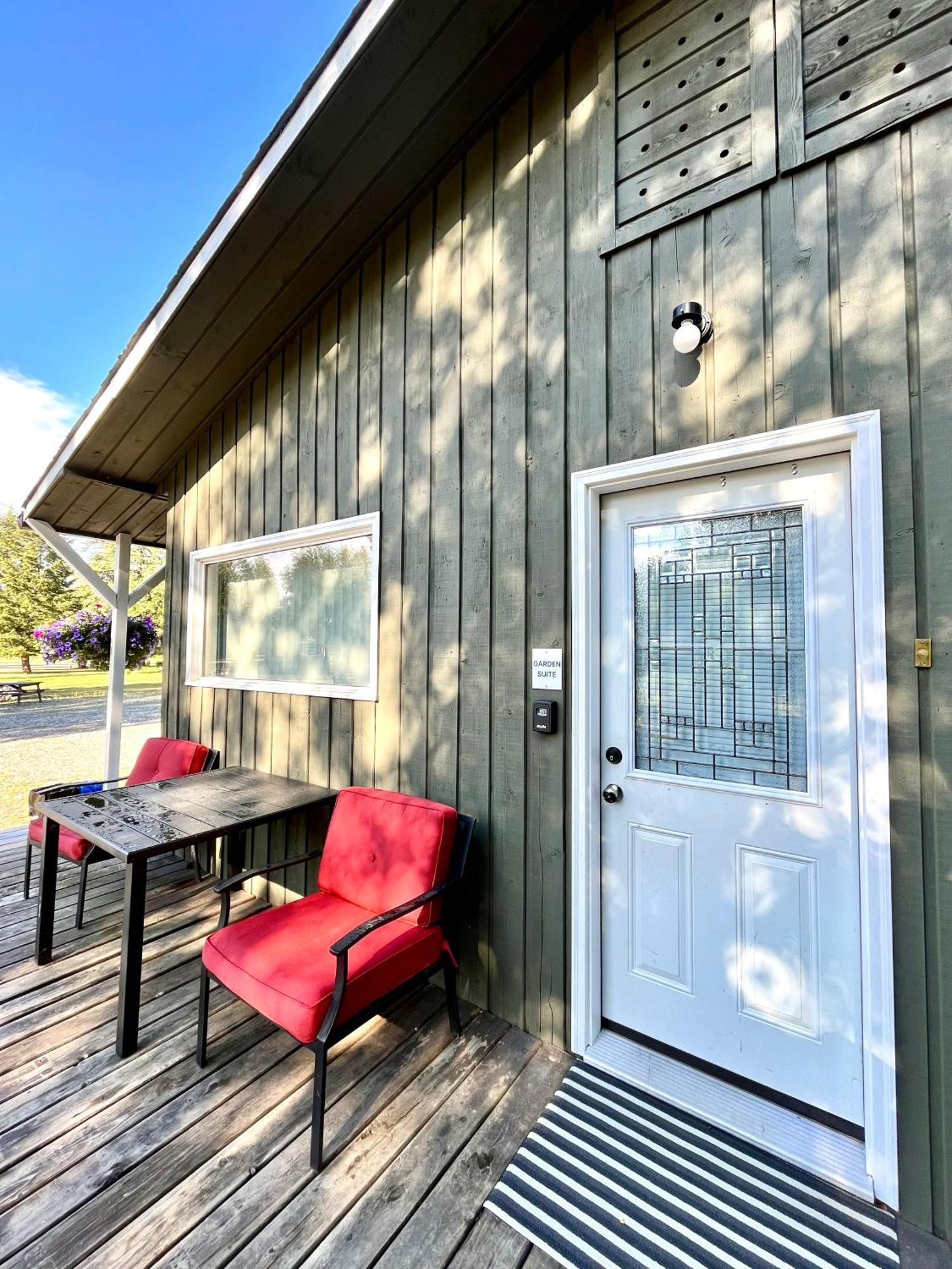 Roberts Roost Resort Quesnel Exterior photo